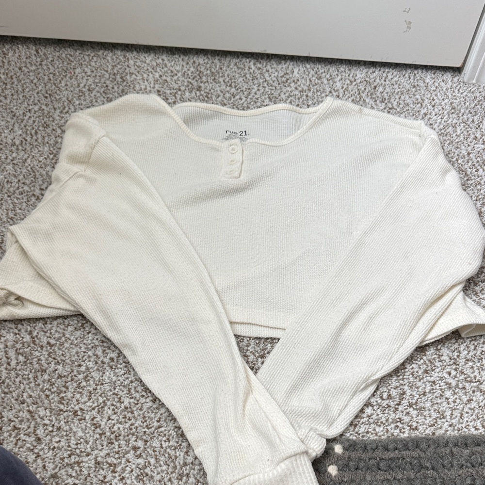 Women’s rue 21 white waffle knit long sleeve crop top size large